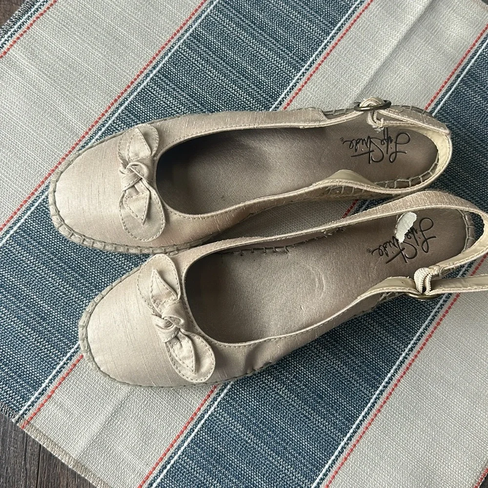 Life Stride Light Beige Espadrille Slingback Flats with Bow